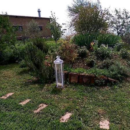 Bed & Breakfast La Gallinella Rossa Baschi