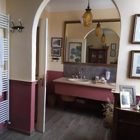 Bed & Breakfast La Gallinella Rossa *