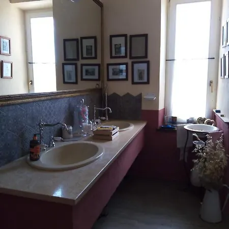 Bed & Breakfast La Gallinella Rossa *